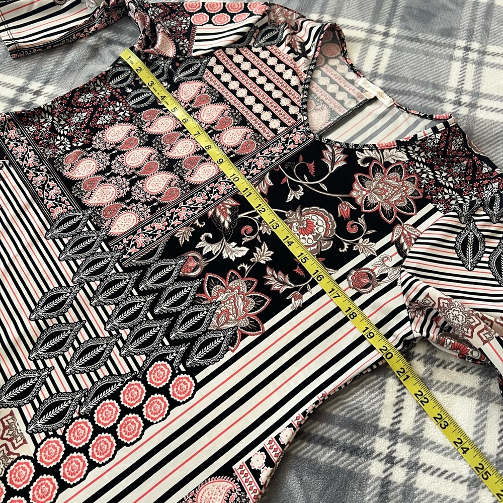Women's Multicolor Patterned Top - Picture 2 of 5